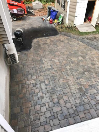 Reliable landscaper near Goffstown NH for patio hardscaping