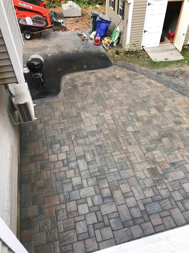 Reliable landscaper near Goffstown NH for patio hardscaping