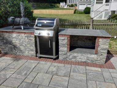 Reliable landscaper near Derry NH for outdoor kitchen and patio.