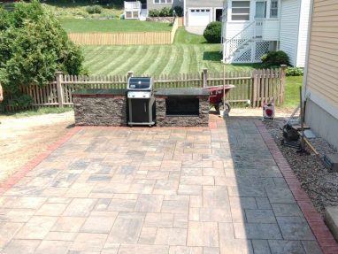 Reliable landscaper near Derry NH for hardscaping patio.