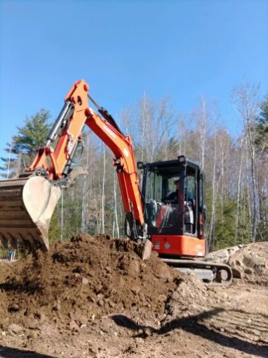 Reliable landscaper near Fremont NH for residential patio installation.