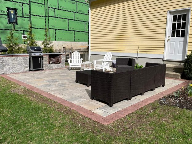 Reliable landscaper for residential patio hardscaping with outdoor kitchen.