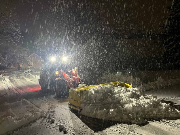 Reliable landscaper near Manchester NH for commercial snow removal