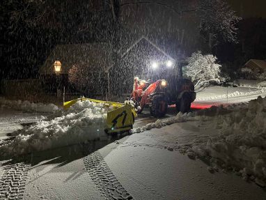 Reliable landscaper near Manchester NH for commercial snow removal