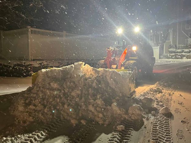 Reliable landscaper near Manchester NH for commercial snow removal