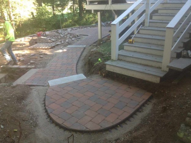 Reliable landscaper near Derry NH for walkway and patio hardscaping.
