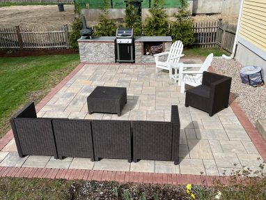 Reliable residential landscaper for patio hardscaping with outdoor kitchen.