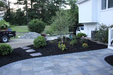 Reliable landscaper near Derry NH for residential patio, plant, and mulching install.