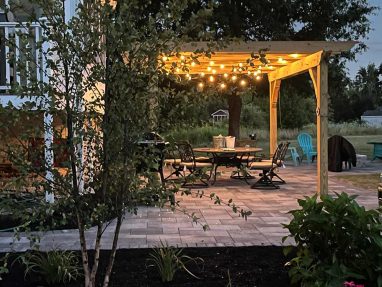 Reliable landscaper near Derry NH for residential patio, plant, and mulching install.