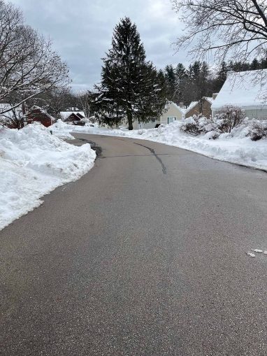 Reliable landscaper near Manchester NH for commercial snow removal