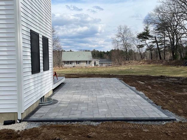 Reliable landscaper near Auburn NH for residential hardscaping patio installation